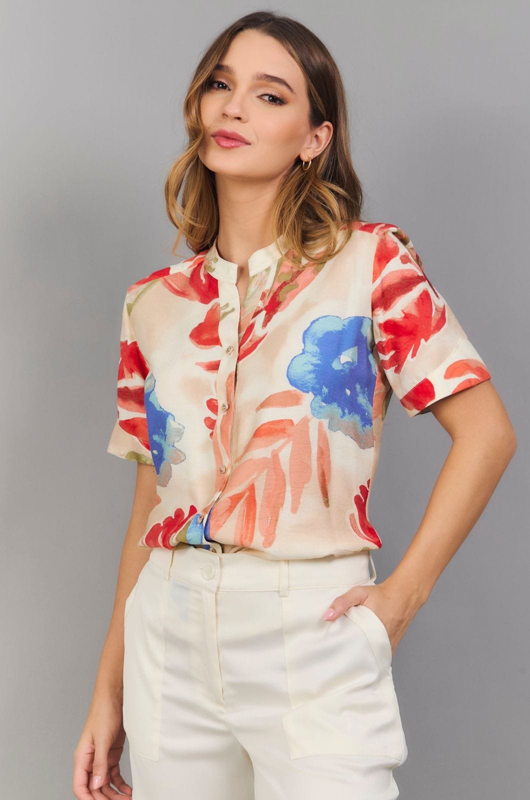 BLUSA MG CORTA CUELLO NERU
