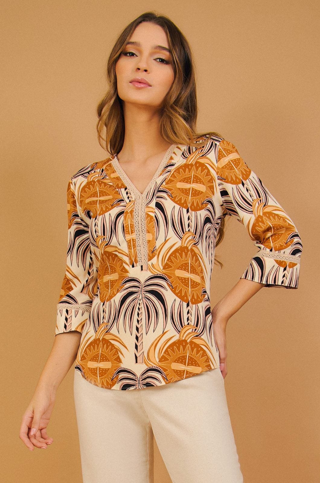 BLUSA ENCAJE PECHERA MG