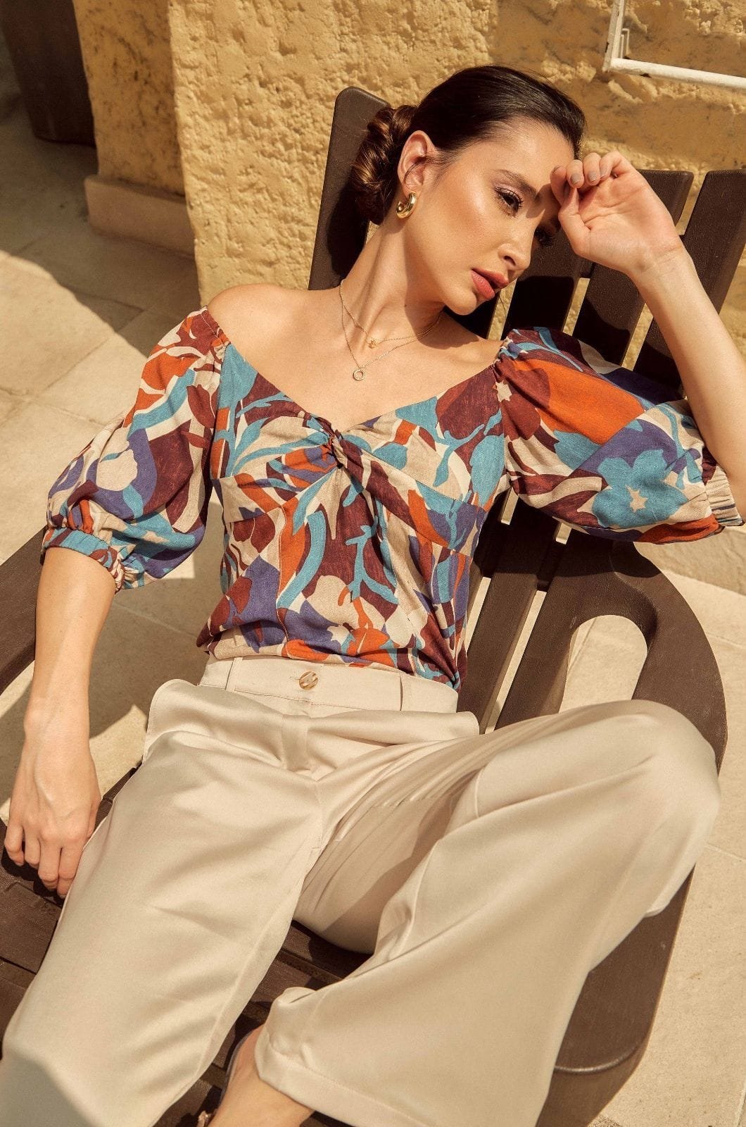 BLUSA CAMPESINA CON NUDO EN BUSTO