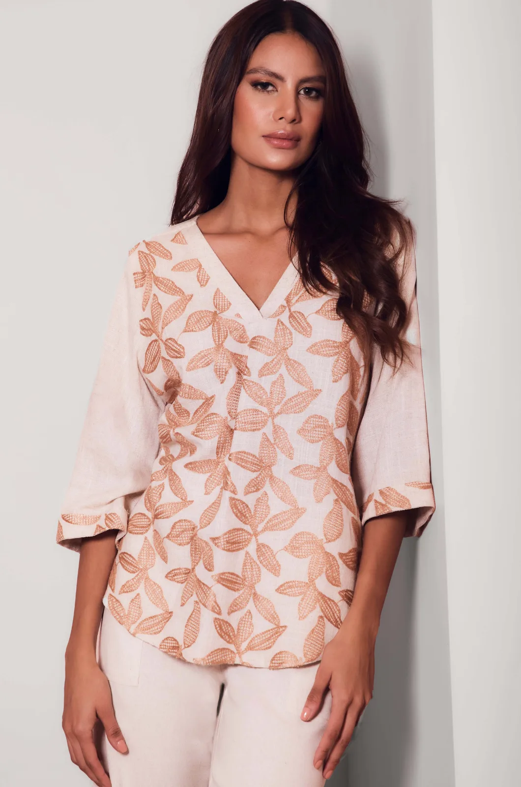 BLUSA MG 3/4 DELANTERO BORDADO